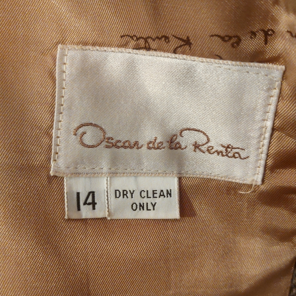 Pre loved Oscar de La Renta tweed blazer.Vintage 70's - Picture 8 of 10